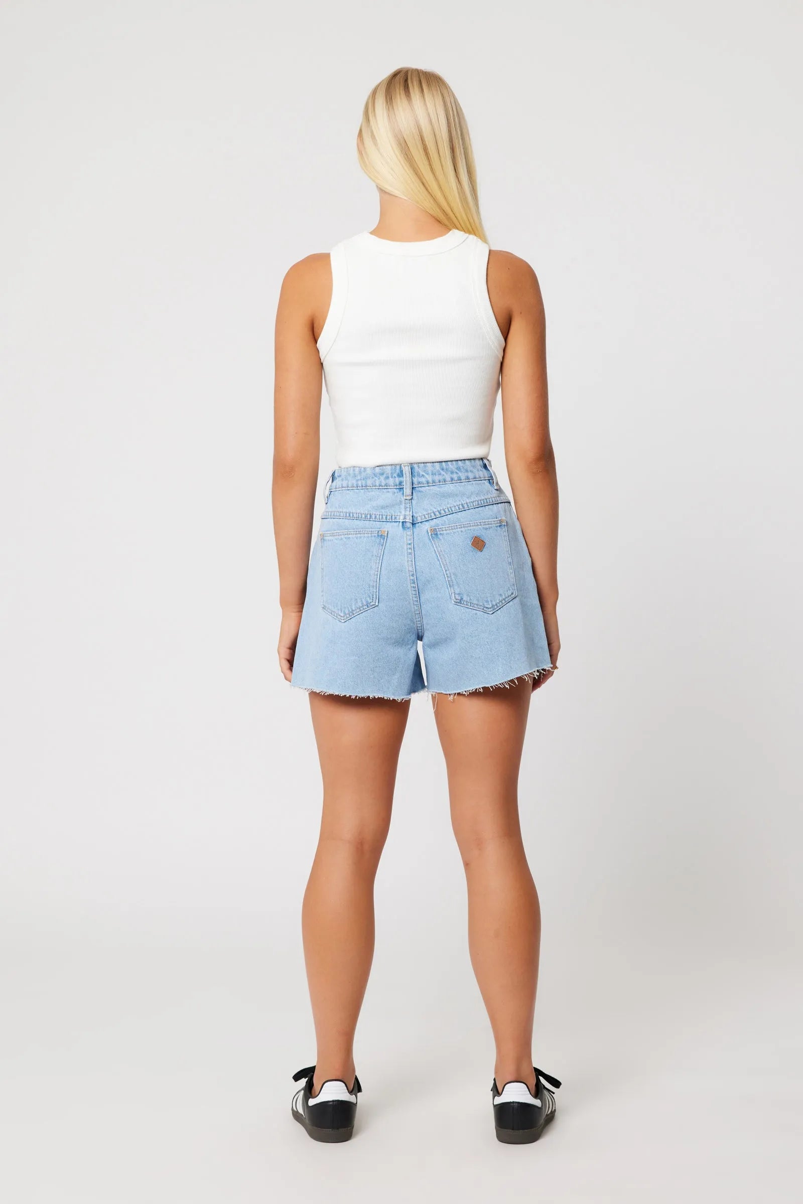 Abrand Venice Short - Kendall