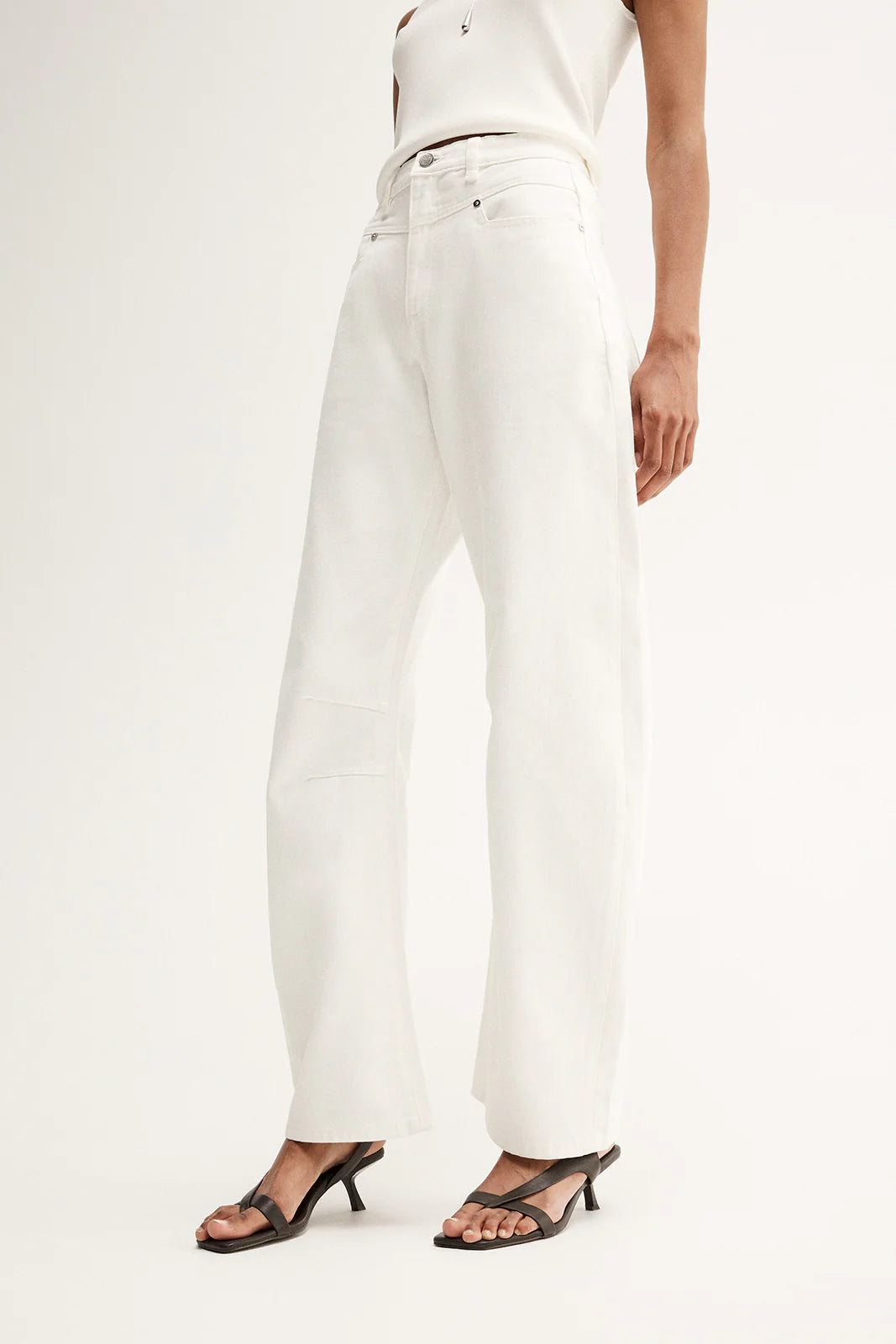 Elka Collective Chelsea Barrel Jean - Ivory