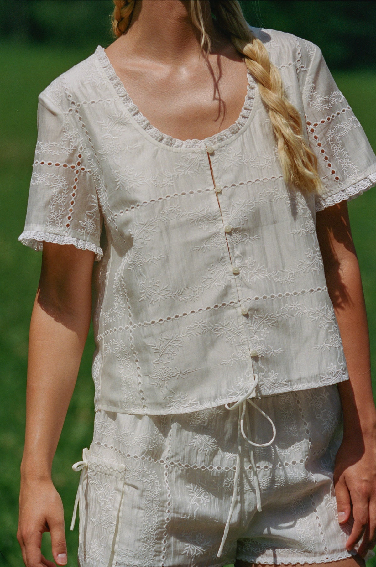 Juni Alenka Lace Blouse - Blanc (Coming Soon)