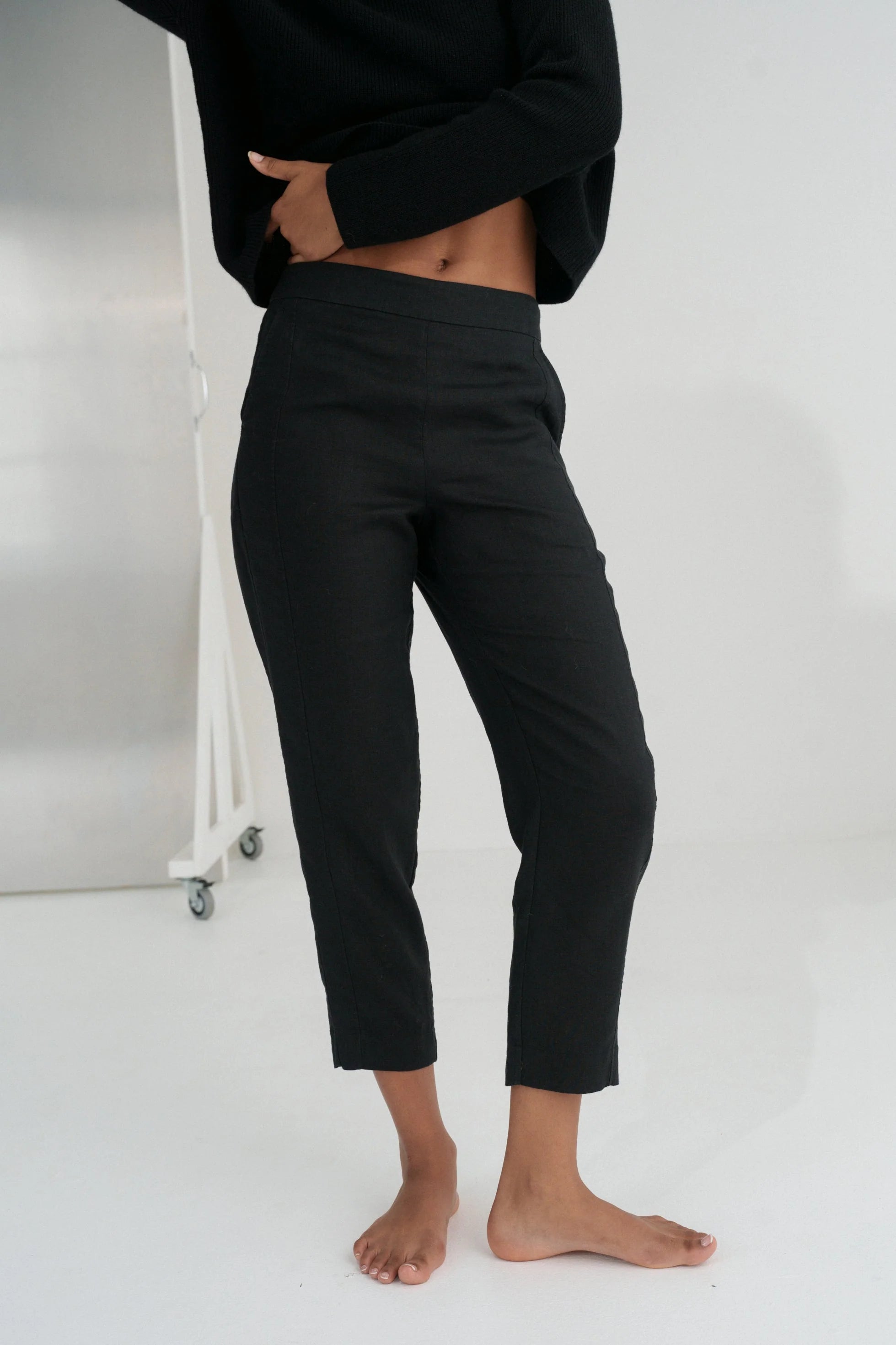 Lilly Pilly Emer Linen Pants - Black