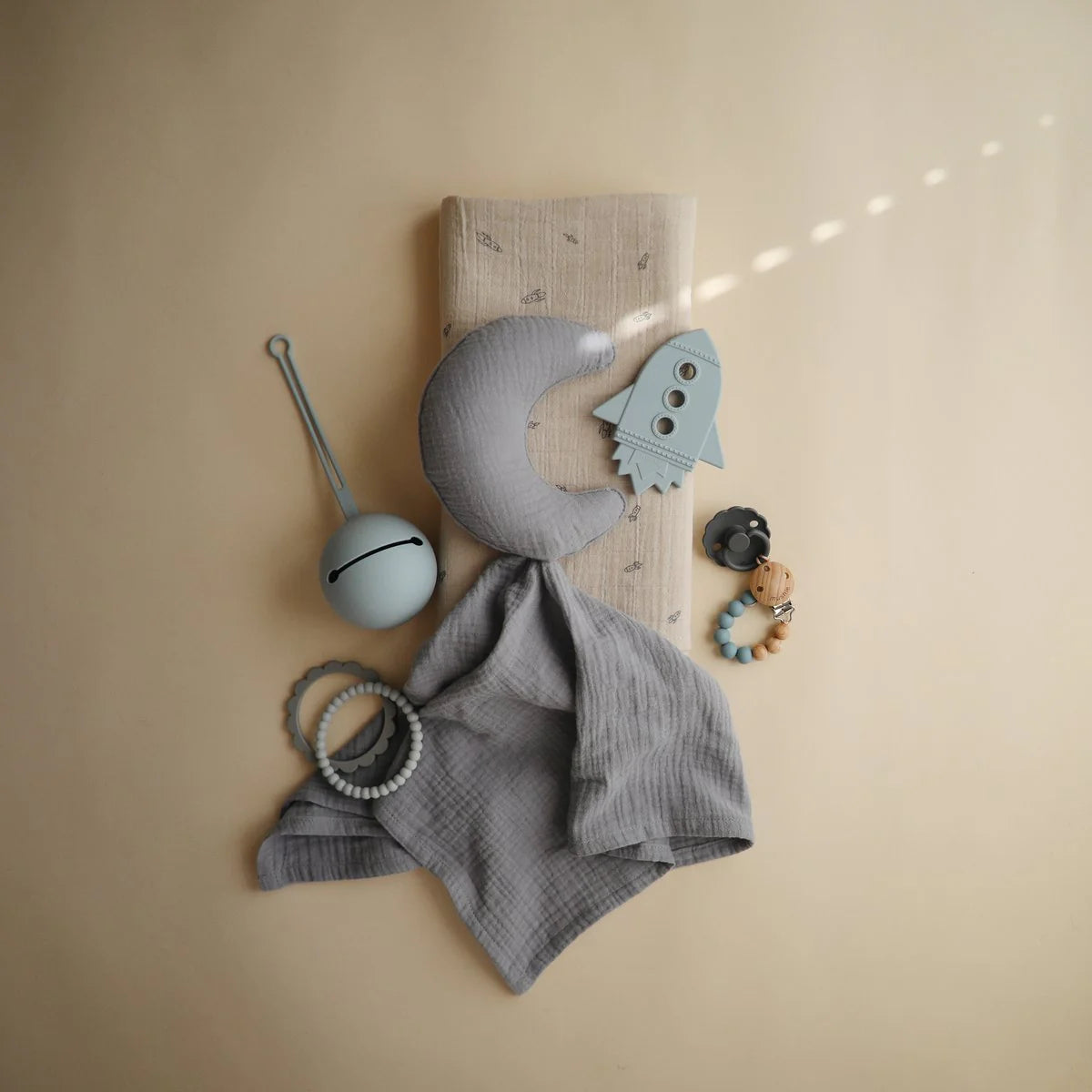 Mushie Lovey Moon Blanket - Tradewinds