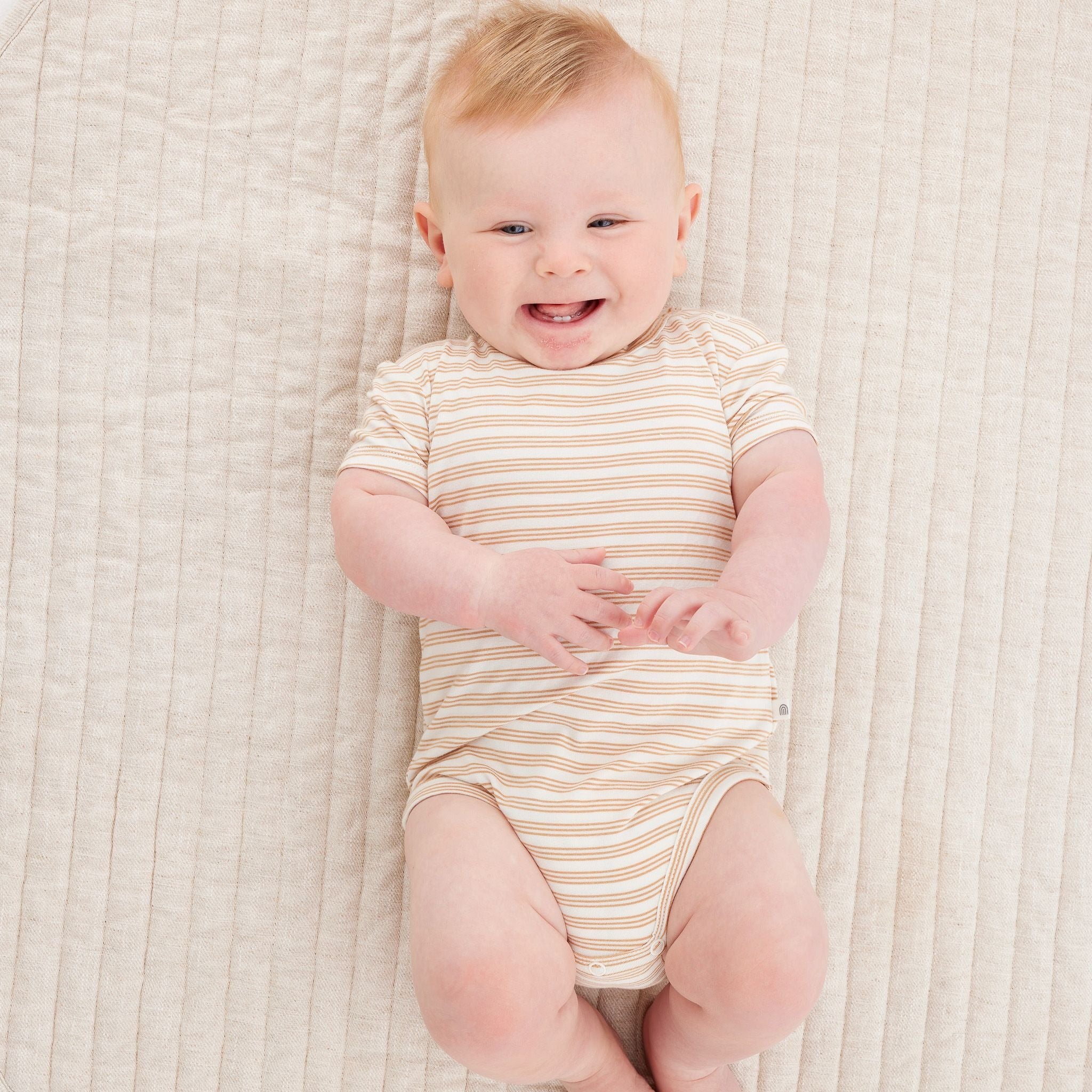 KYND Comfy Bodysuit Short Sleeve - Neutral Stripe