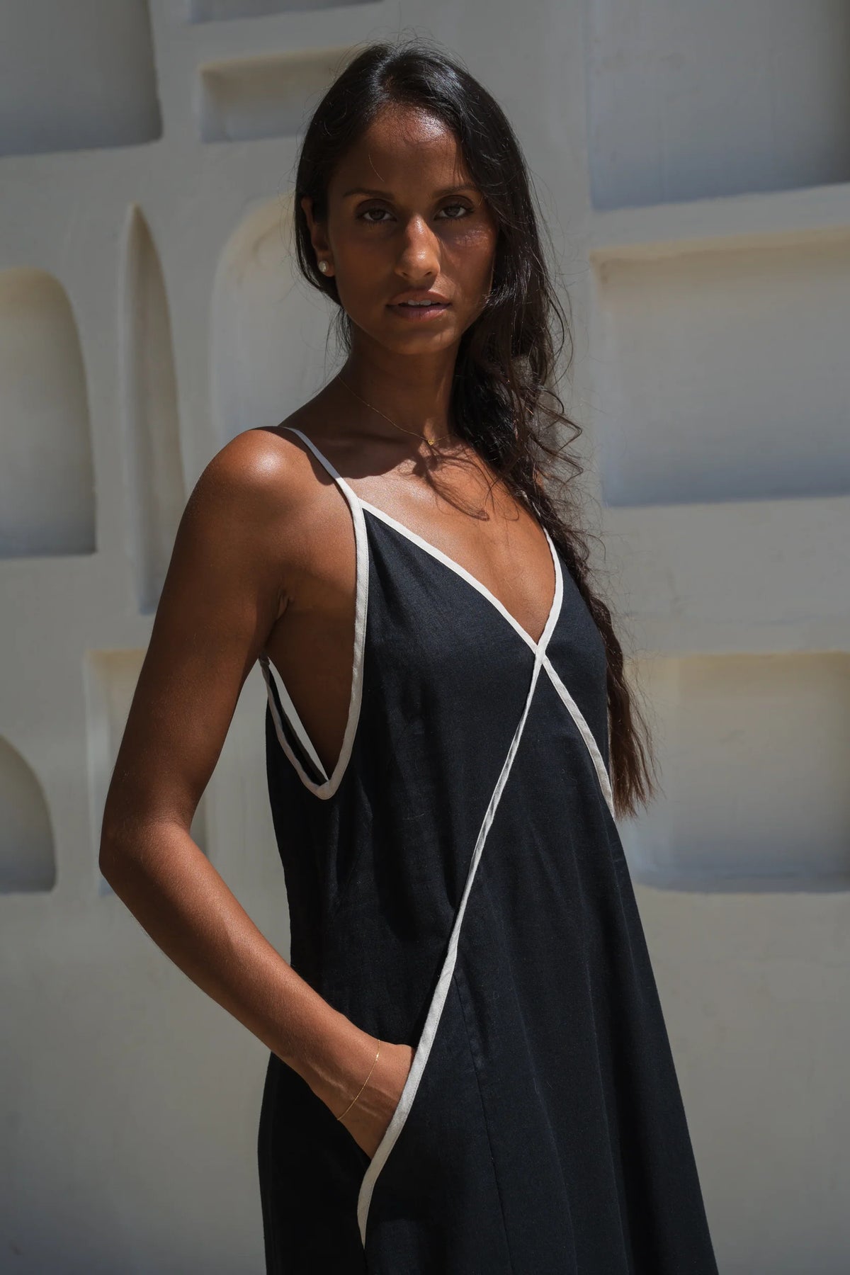 Lilly Pilly Azalea Linen Dress - Black