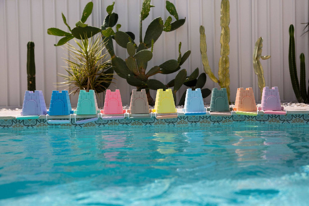 Coast Kids Silicone Beach Bucket - Clovelly Castle Blue