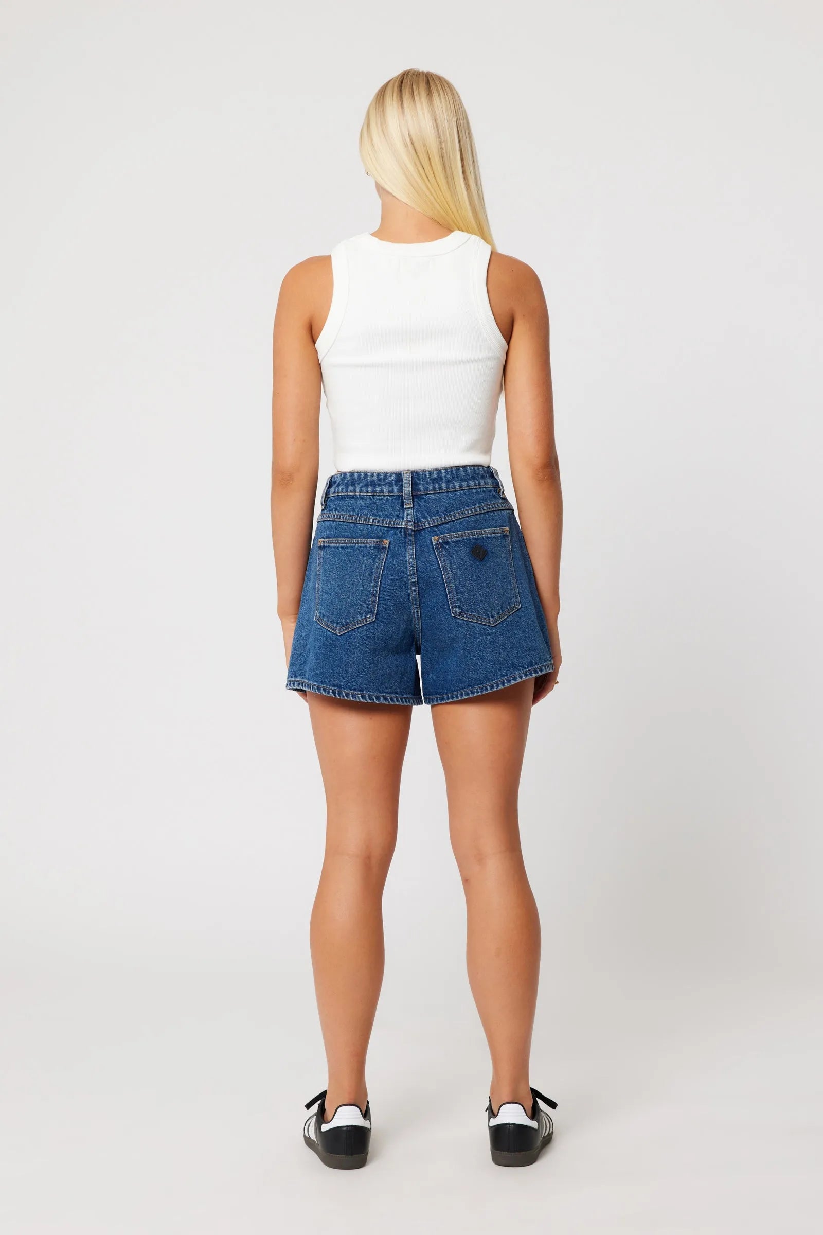 Abrand Venice Short - Bella