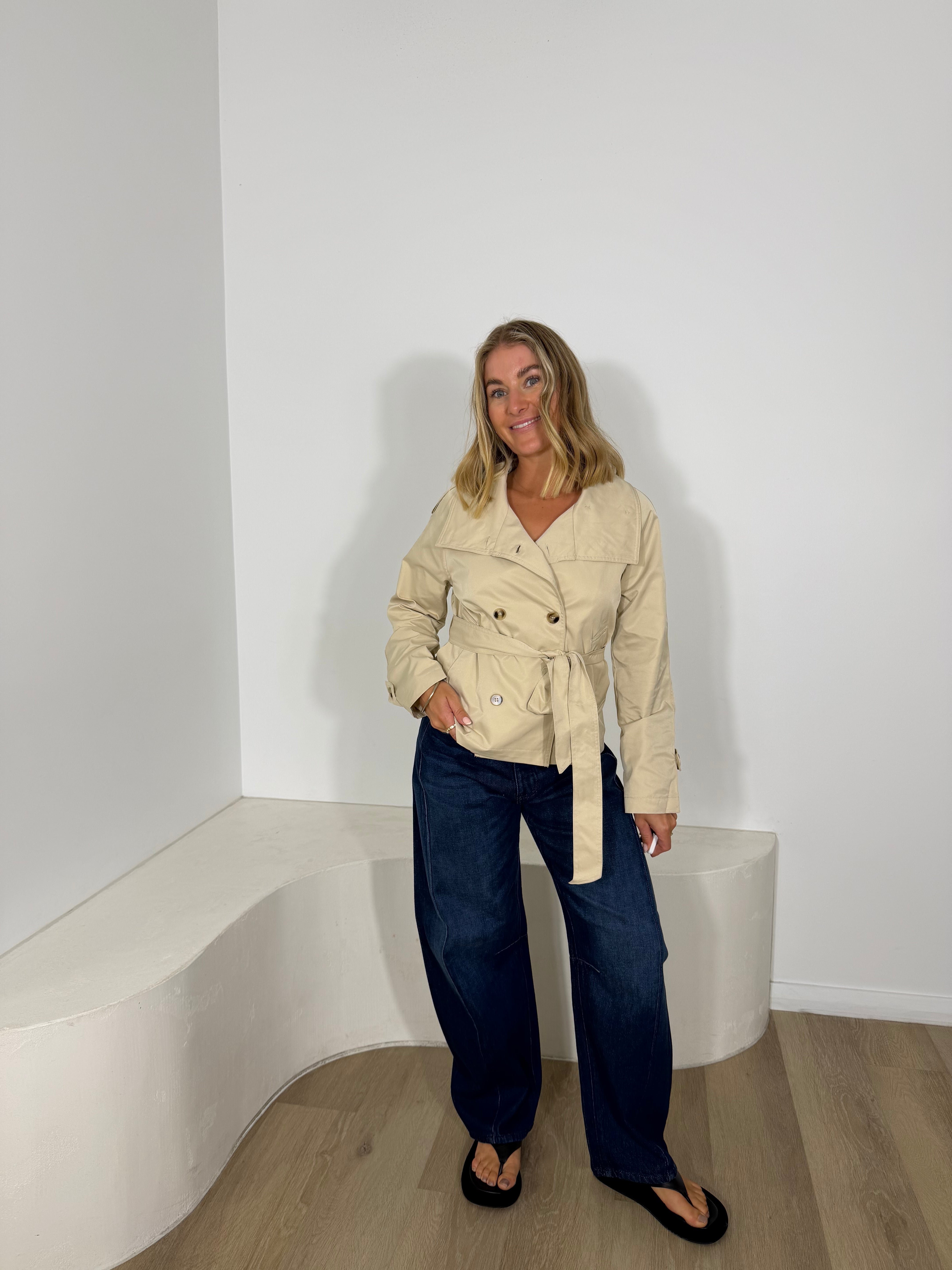 By Frankie Crop Trench - Light Cream
