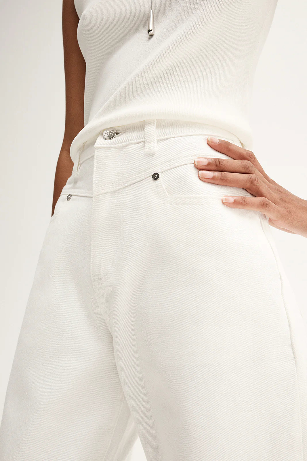 Elka Collective Chelsea Barrel Jean - Ivory
