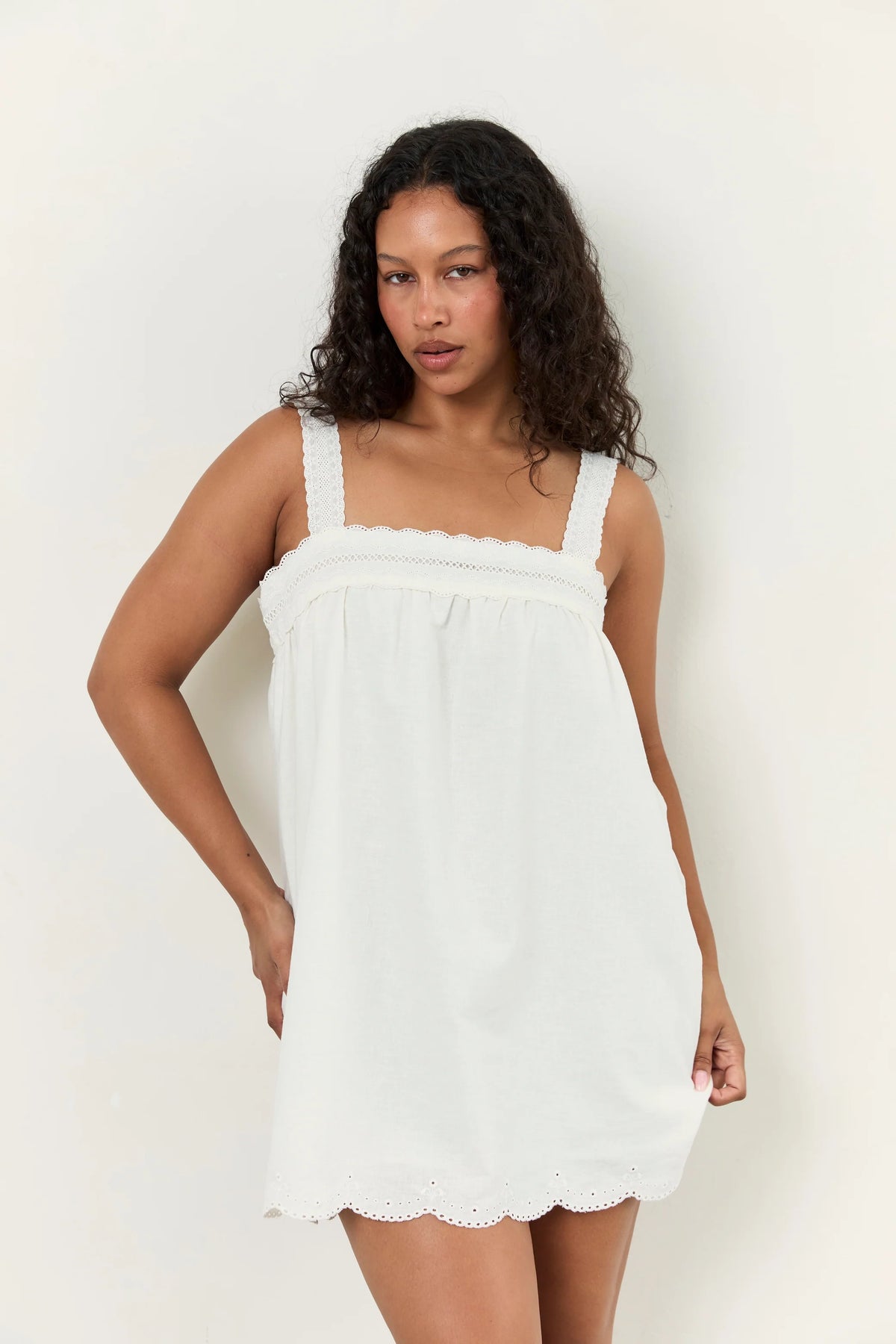 Juni Francesca Mini Dress - Blanc COMING SOON