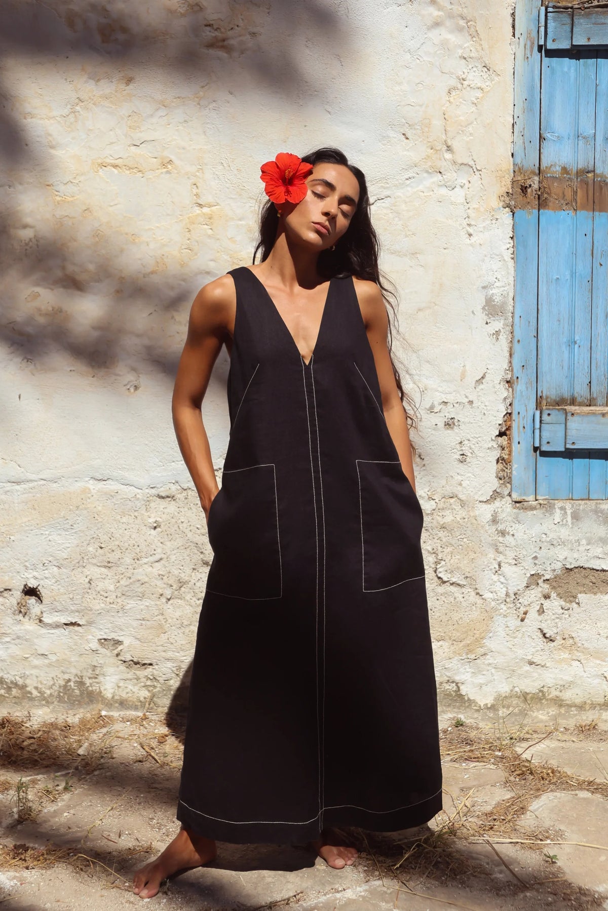 Lilly Pilly Iris Linen Dress - Black