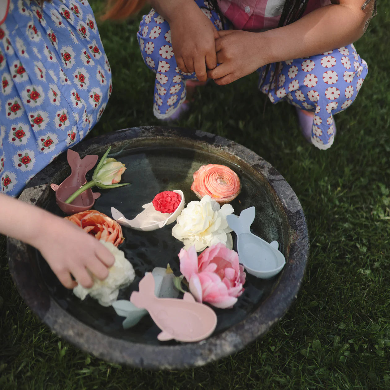 Mushie Whale Bath Stackers - Original
